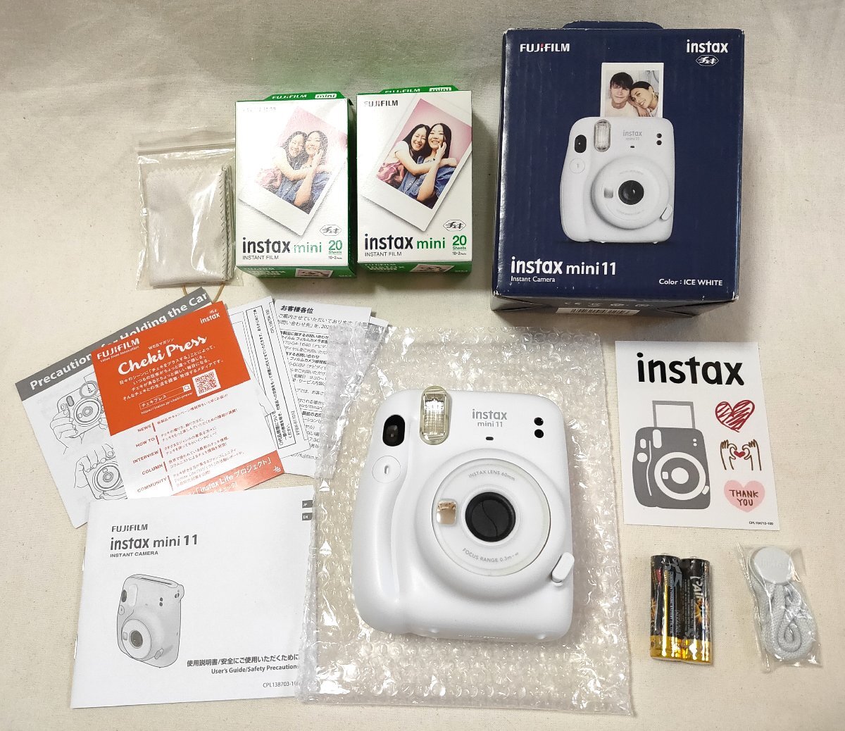 ★FUJIFILM 富士フィルム instax mini11 ICE WHITE★ インスタントカメラ チェキ +20枚フィルム×2箱付(使用期限表記2025年7月) 02898