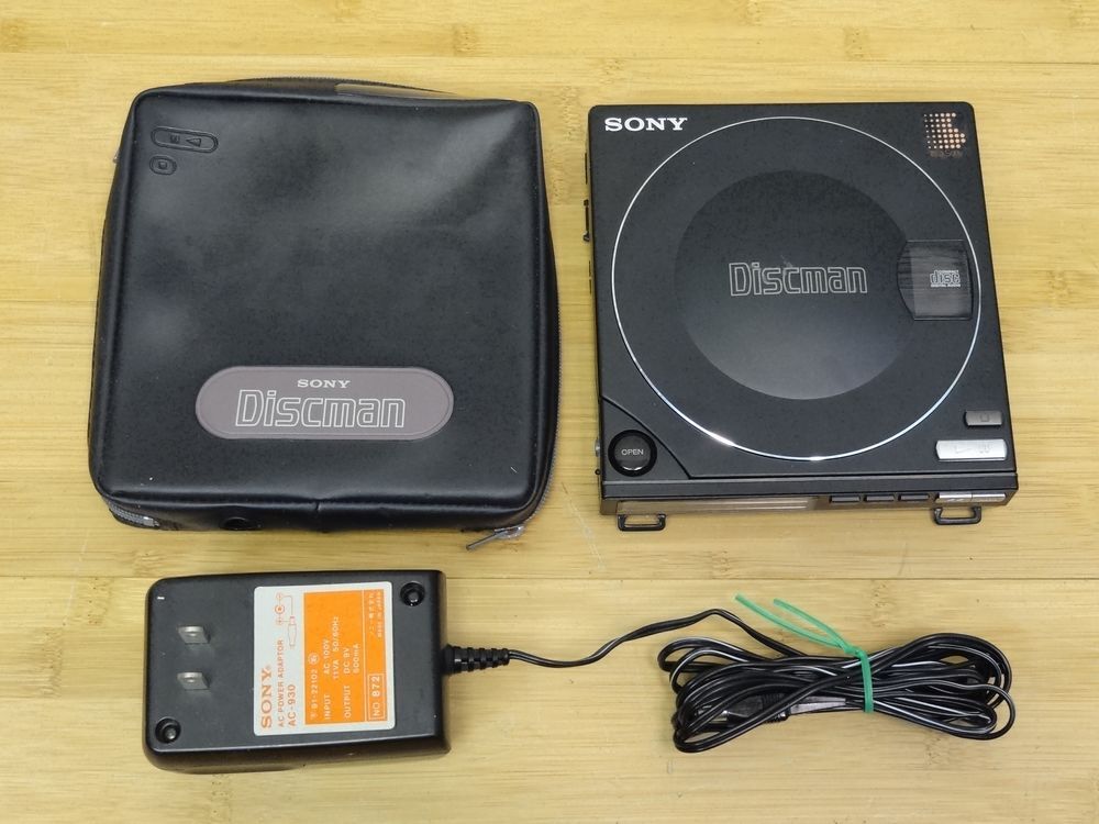 ジャンク品 SONY Discman D-100 / BP-100付き ポータブルCDプレイヤー バッテリーパック 現状品