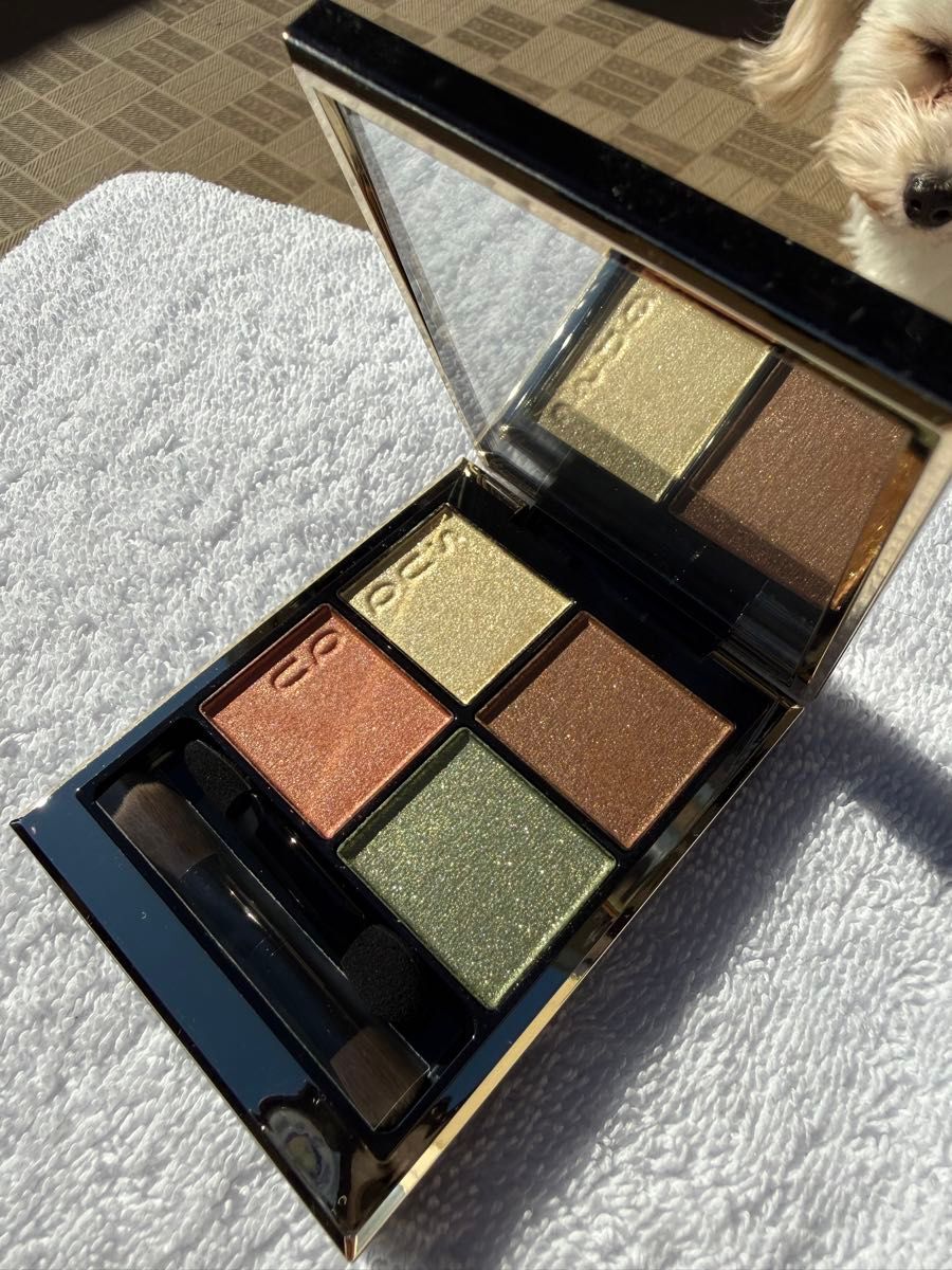 【新品未使用】SUQQU シグニチャー カラー アイズ 121 寒花 (KANKA) スック アイシャドウ二手;物流保障;接近未使用