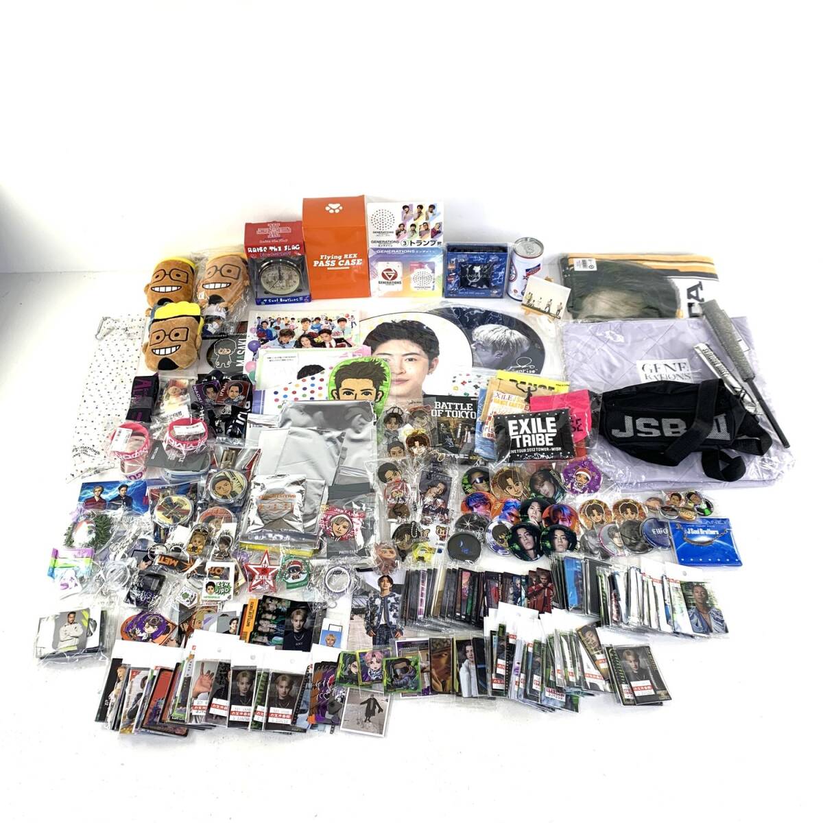 【GLB】中古 ジャンク LDH グッズ まとめ売り GENE 3JSB RMPG カード 缶バッジ ガチャ うちわ 他：