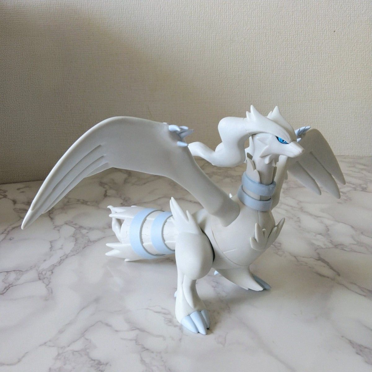 美品【11年製 ポケモン プラモコレクション No.16 レシラム フィギュア】二手;物流保障;没有明显的损伤或污渍