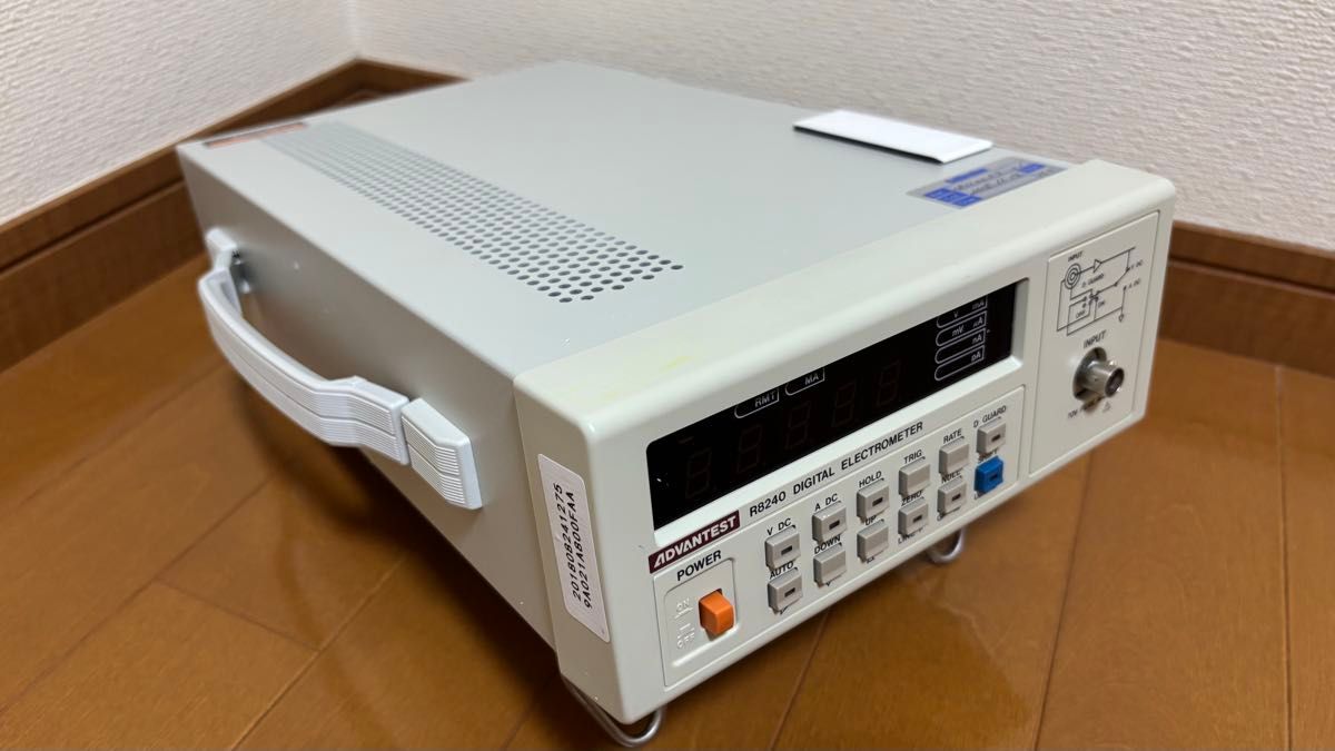 ADVANTEST R8240 デジタルエレクトロメーター 電子計測器二手;物流保障;没有明显的损伤或污渍