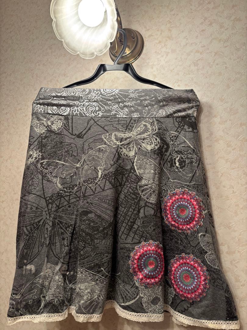 Desigual 蝶柄 フレアスカート グレー Lサイズ