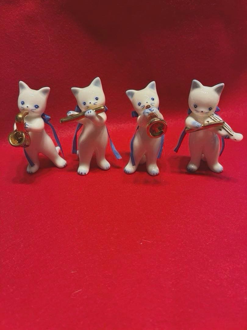KOTOBUKI陶器　楽器を持った白猫のフィギュアセット　4体