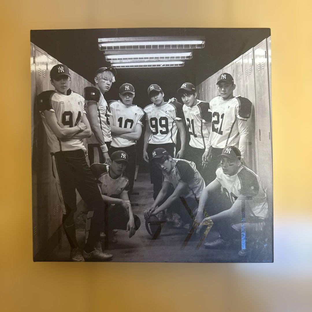 EXO LOVE ME RIGHT Repackage CD