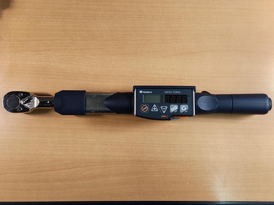 東日製作所TOHNICHI CEM100N3X15D デジタル型トルクレンチ有些许损伤或污渍