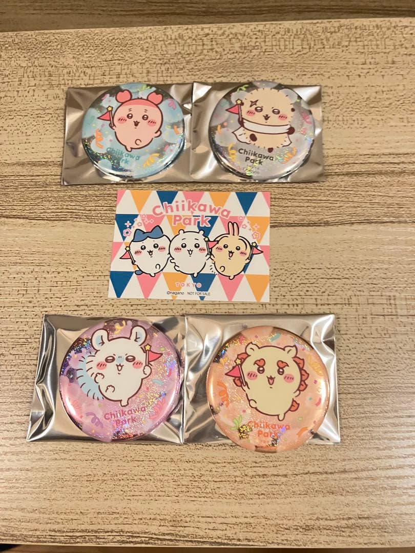 ちいかわ　パーク　ステッカー　缶バッジ　古本屋　モモンガ　ラッコ　シーサー