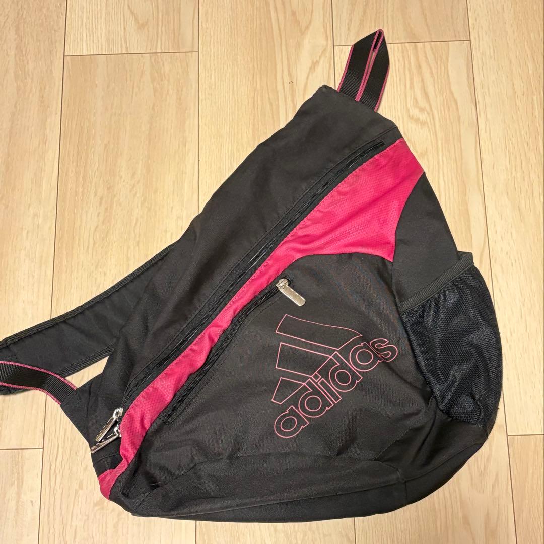 【値下げ】 リュック アディダス ショルダーバッグ　ピンク×黒