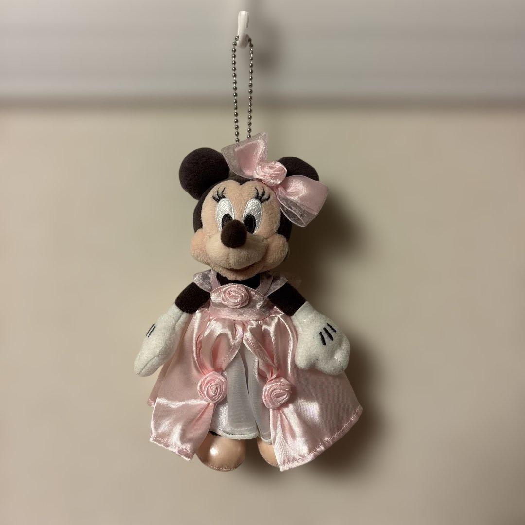 ミニーマウス ウェディングドレス ぬいぐるみキーホルダー接近未使用