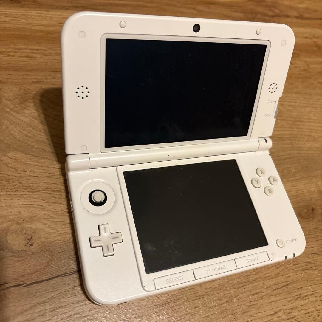 3DS LL 本体　ホワイトNintendo 3DS;有些许损伤或污渍