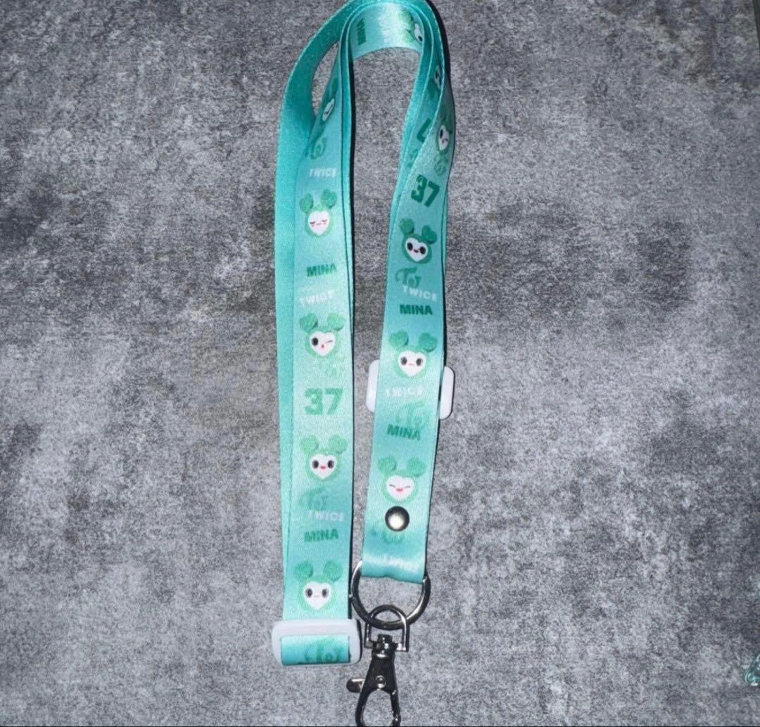 TWICE LOVELYS ネックストラップミブリー