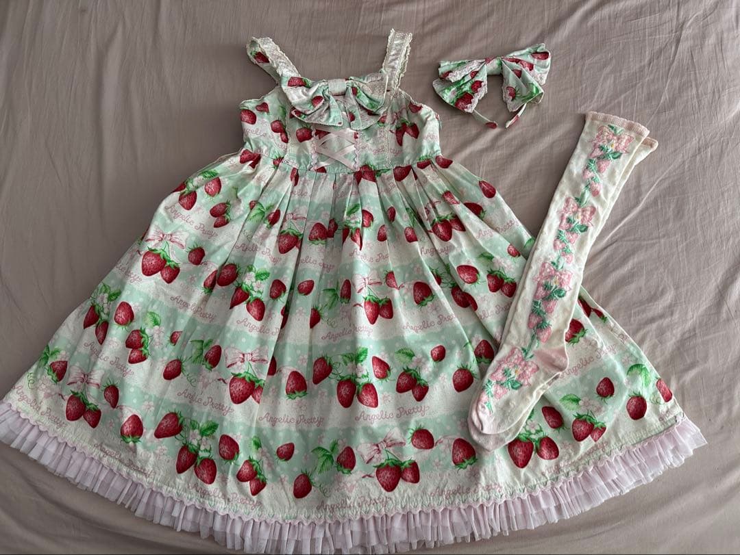 Angelic pretty いちごミルフィーユジャンパースカート セット売りAngelic Pretty;没有明显的损伤或污渍