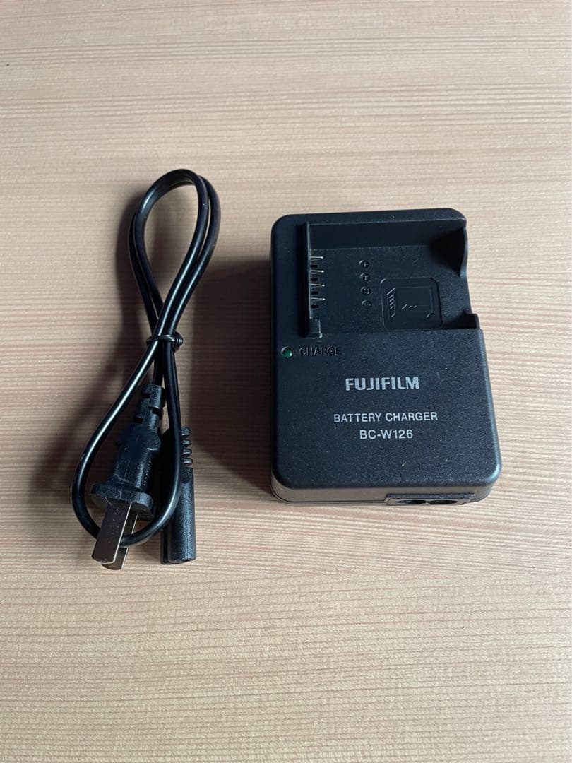 即発送☆新品☆FUJIFILM　 BC-W126 チャージャー未使用