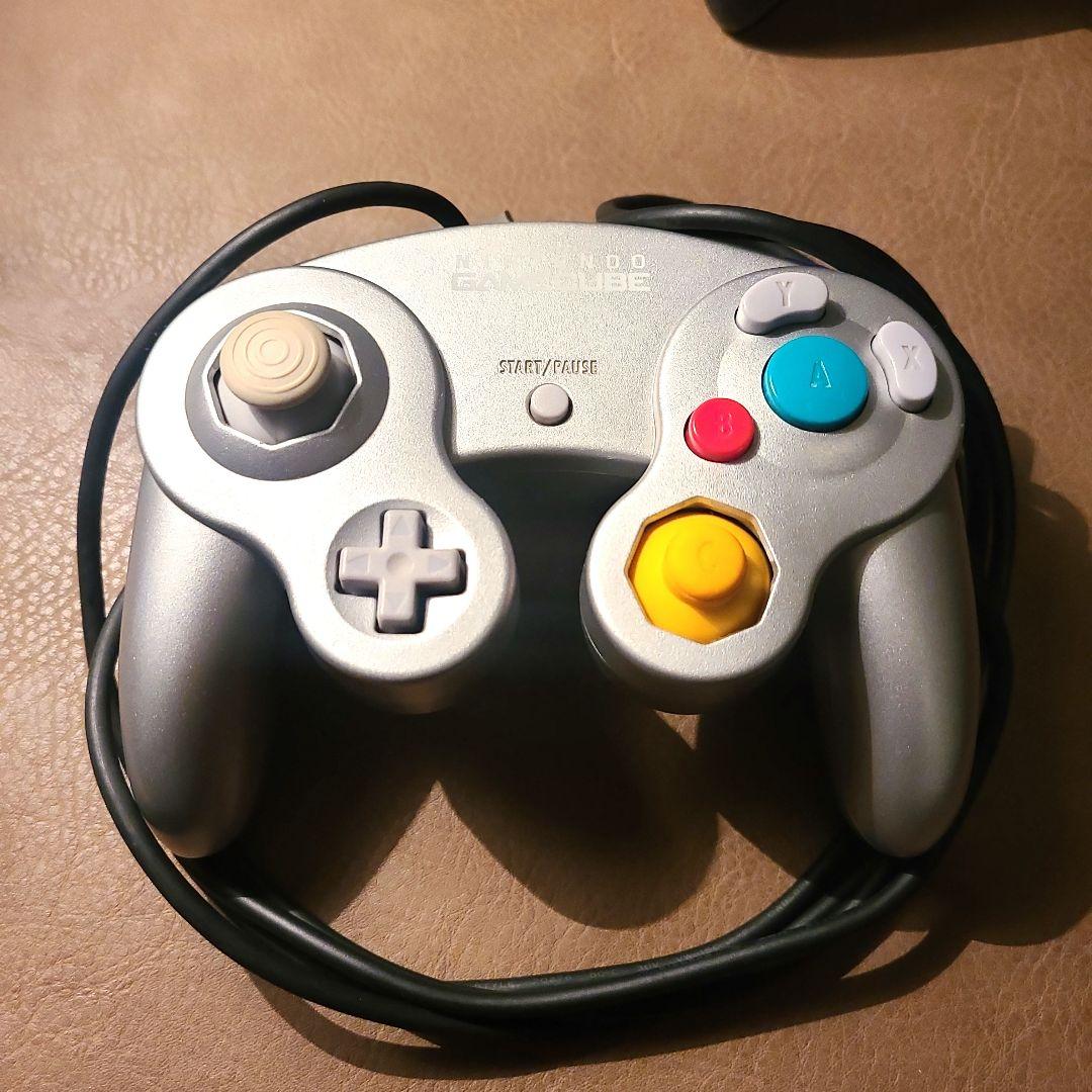 ゲームキューブ　コントローラー