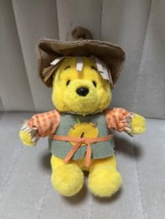 プーさん かかしデザイン キーホルダー　ハロウィン　ディズニー　ぬいぐるみバッジ
